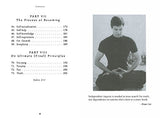 Bruce Lee Striking Thoughts: Bruce Lee's Wisdom for Daily Living (Bruce Lee Library)